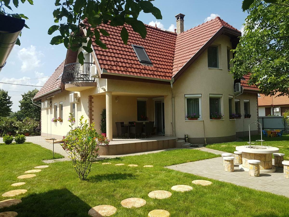 Villa Bellanova Hajduszoboszlo Exterior photo